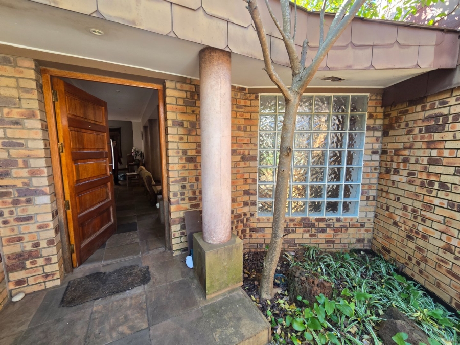 4 Bedroom Property for Sale in Heuwelsig Free State